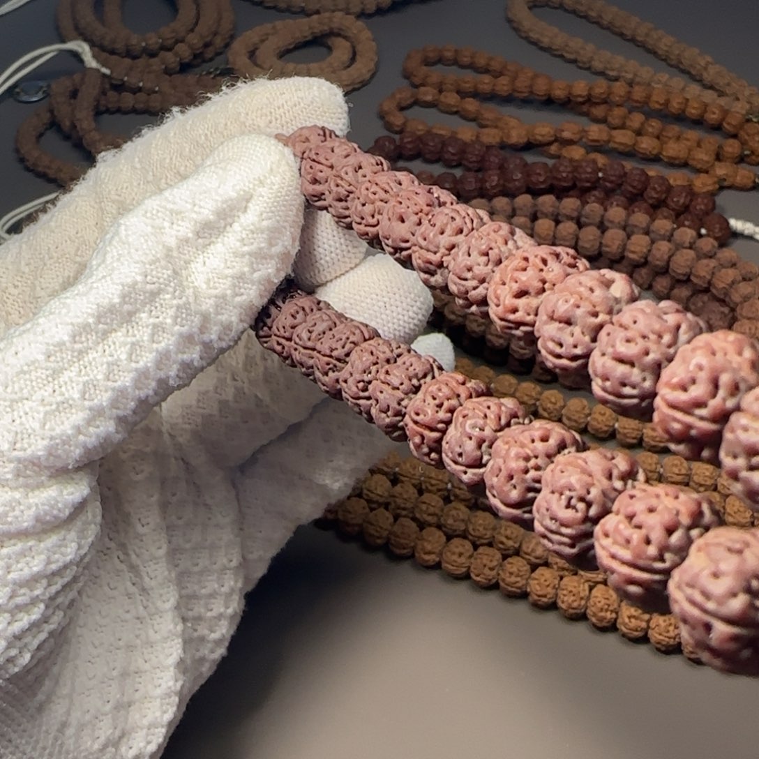 W***？吊坠金刚菩提顶级勿里达老树王手持