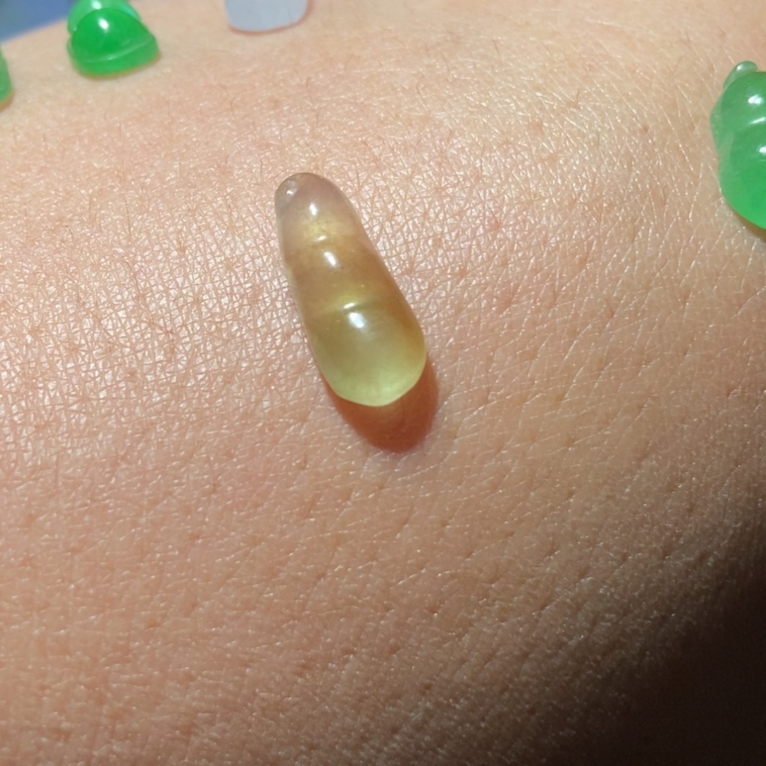 弛***翡翠未镶嵌颈饰吊坠