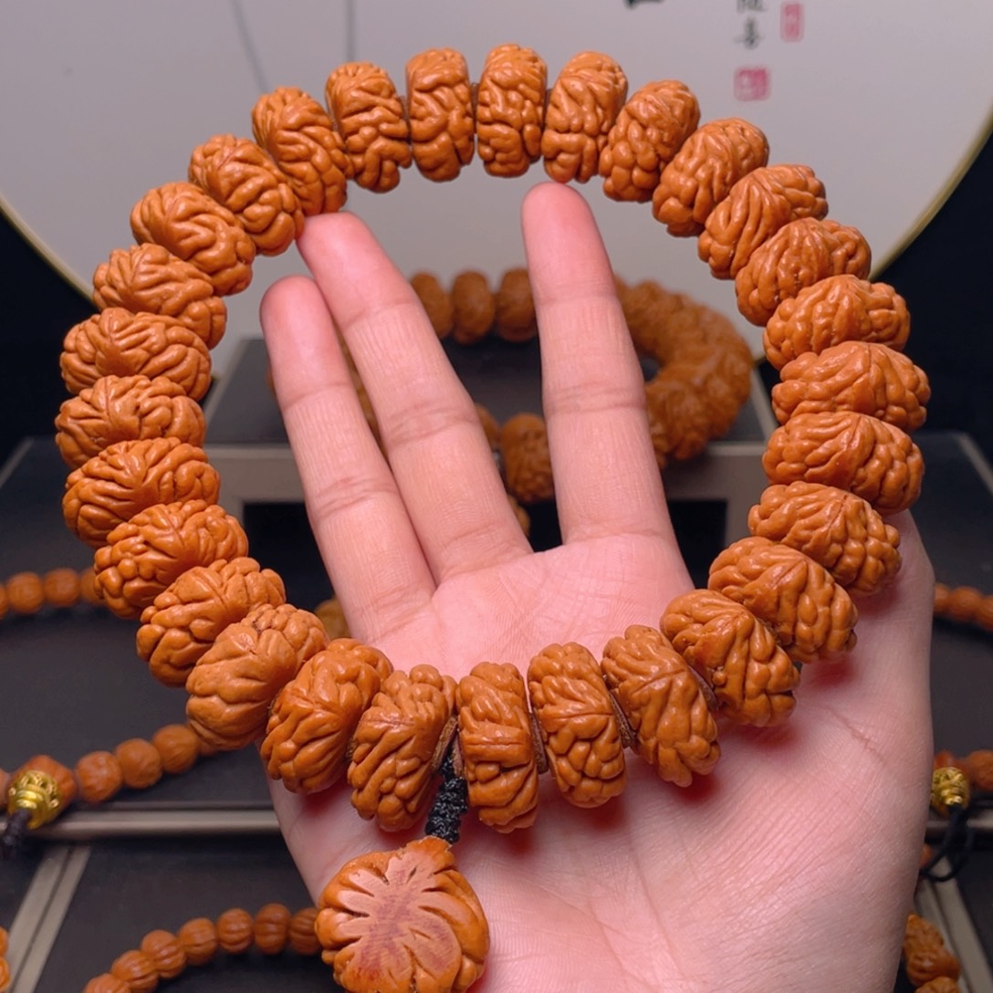 知***开桃核吊坠23尺寸豹子头手持