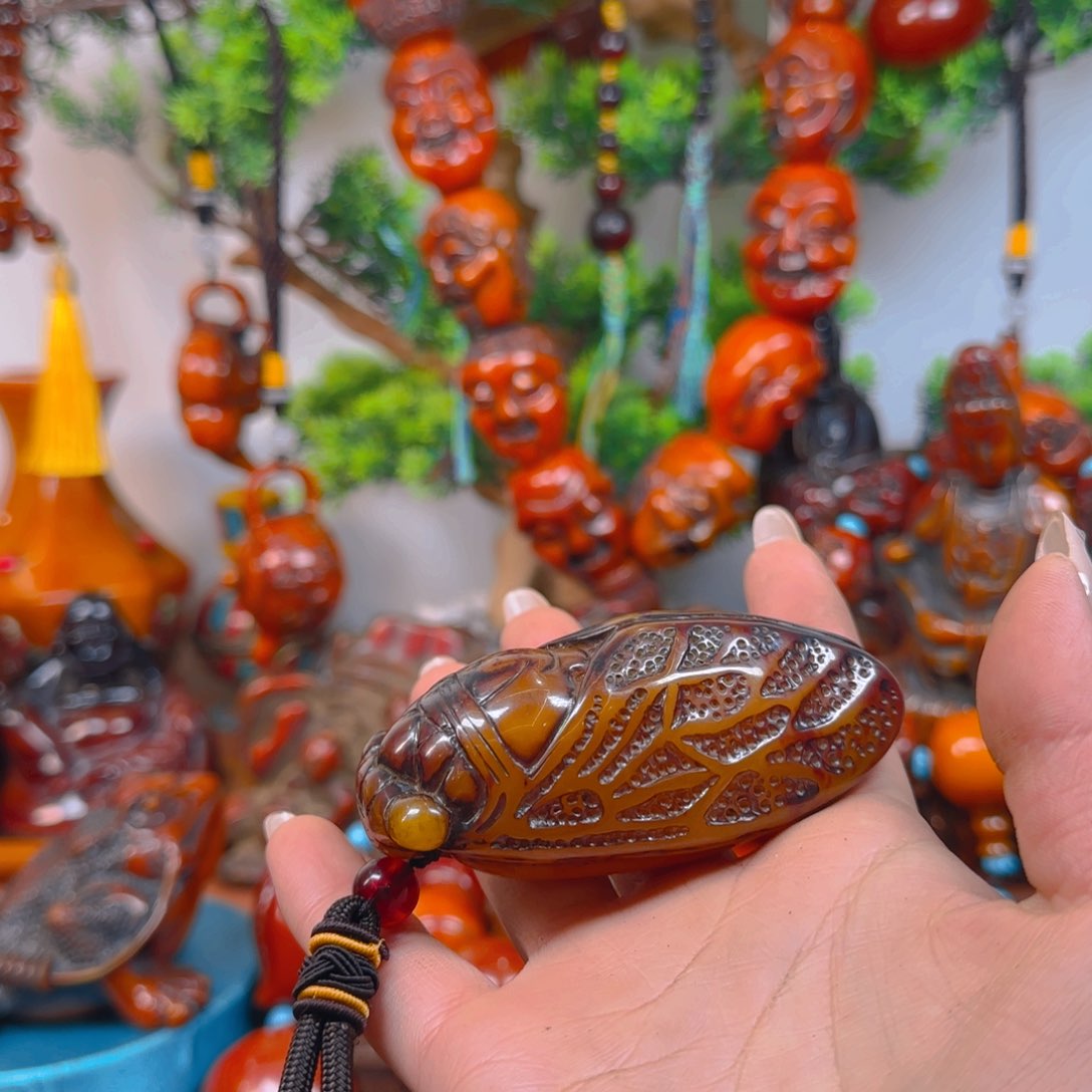 琥珀裸石未镶嵌手把