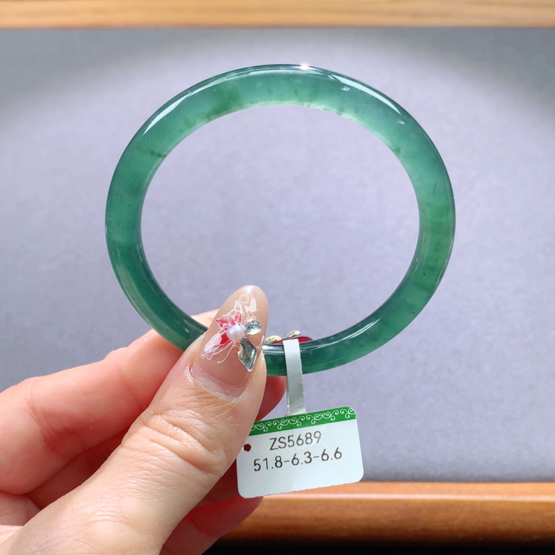 翡翠手镯未镶嵌天然翡翠手镯叮当镯