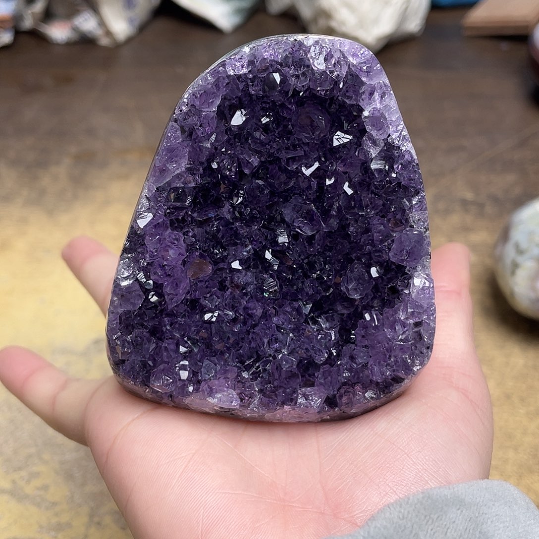 紫晶未镶嵌大型摆件（非配饰）