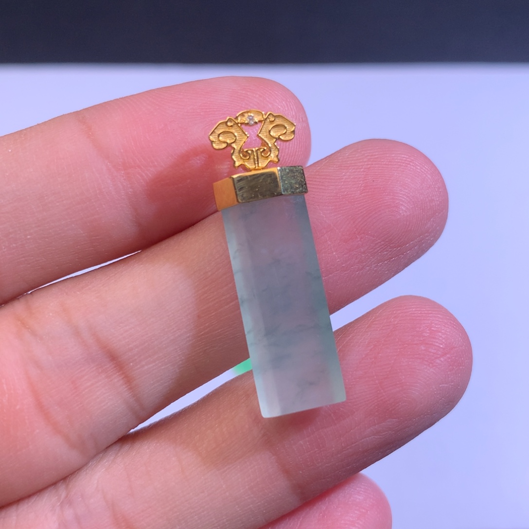 颈饰18K金镶嵌翡翠翡翠