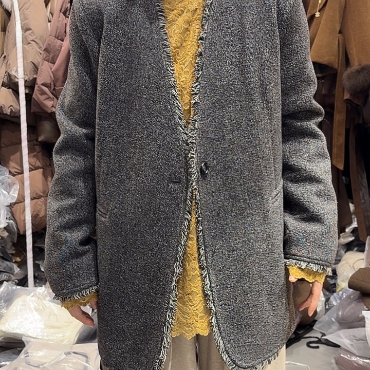 黑色西装外套也可以这么搭配呢