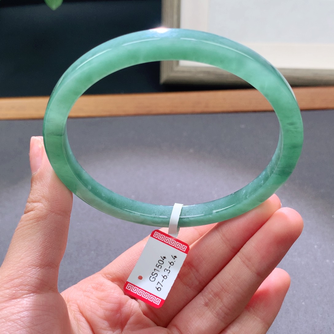 翡翠手镯未镶嵌天然翡翠手镯