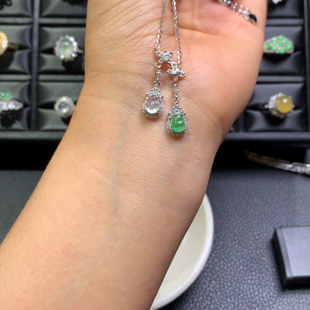 馨***安翡翠银S925镶嵌颈饰