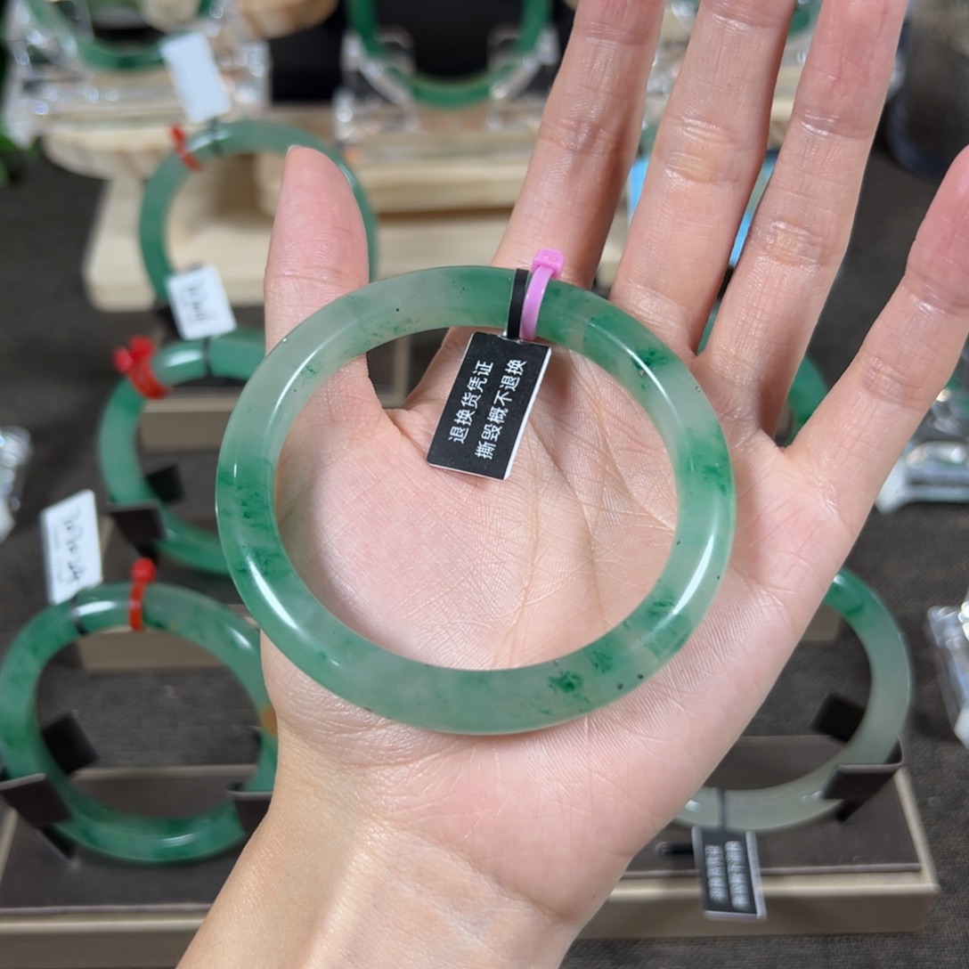 石英质玉手镯未镶嵌58+