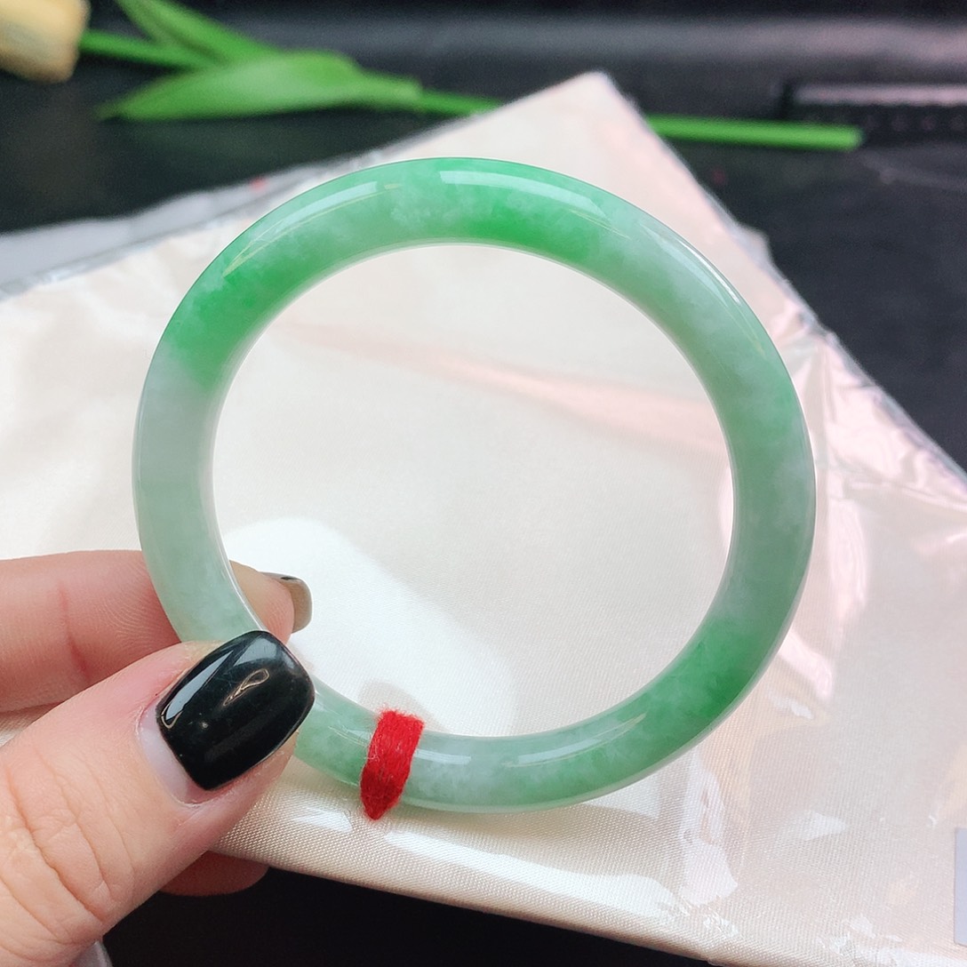 翡翠手镯（圆镯）未镶嵌882475