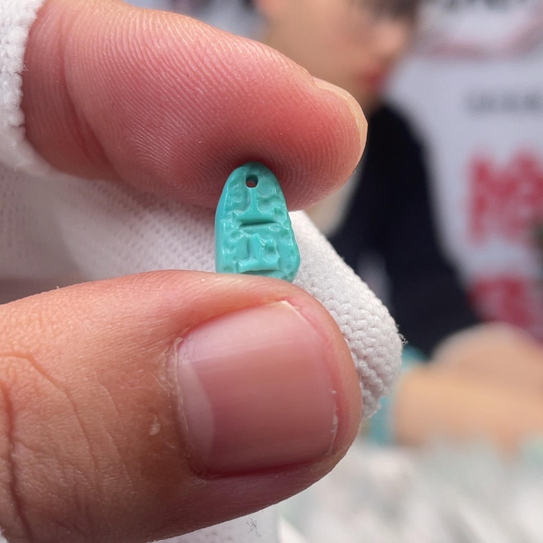 绿松石未镶嵌挂件