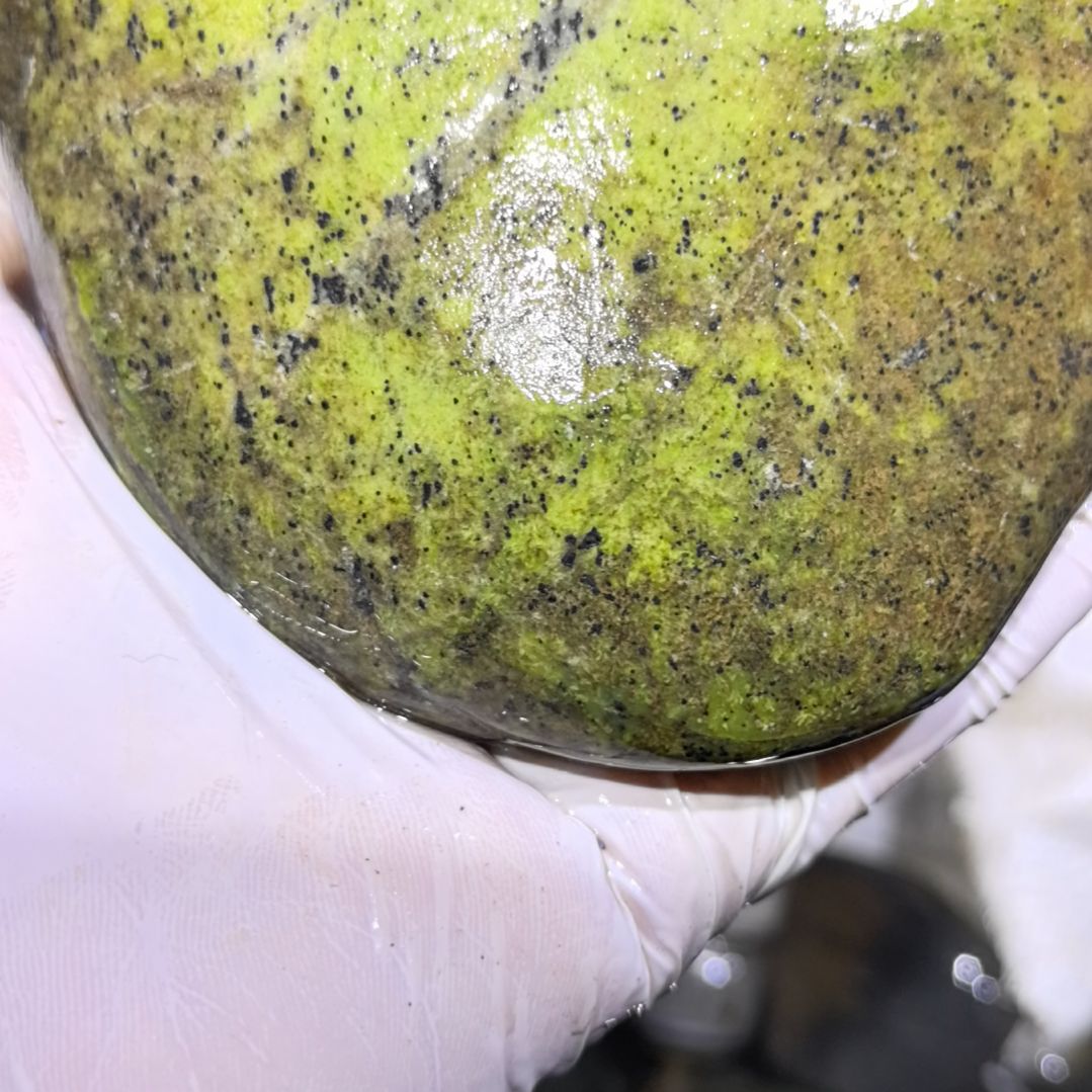 往***哥藏玉药王石原石一个摆件