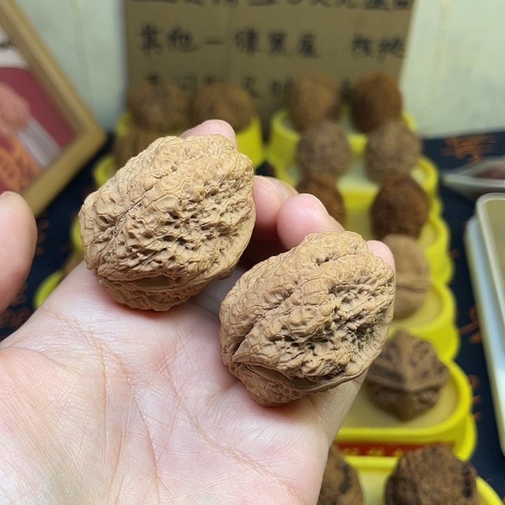 文玩核桃吊坠蝴蝶蟾42成交不退不换