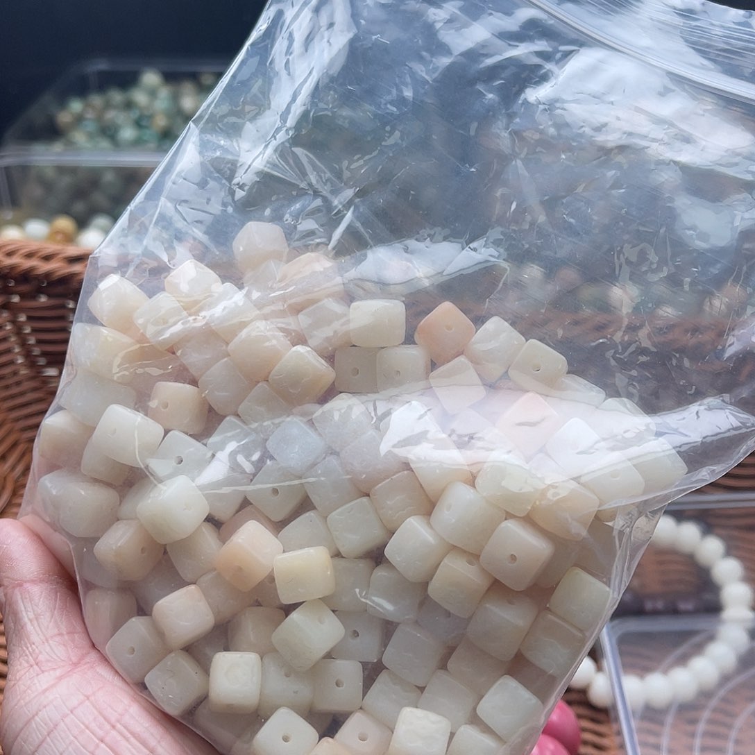 白玉菩提吊坠Q/11mm/20+2颗福利