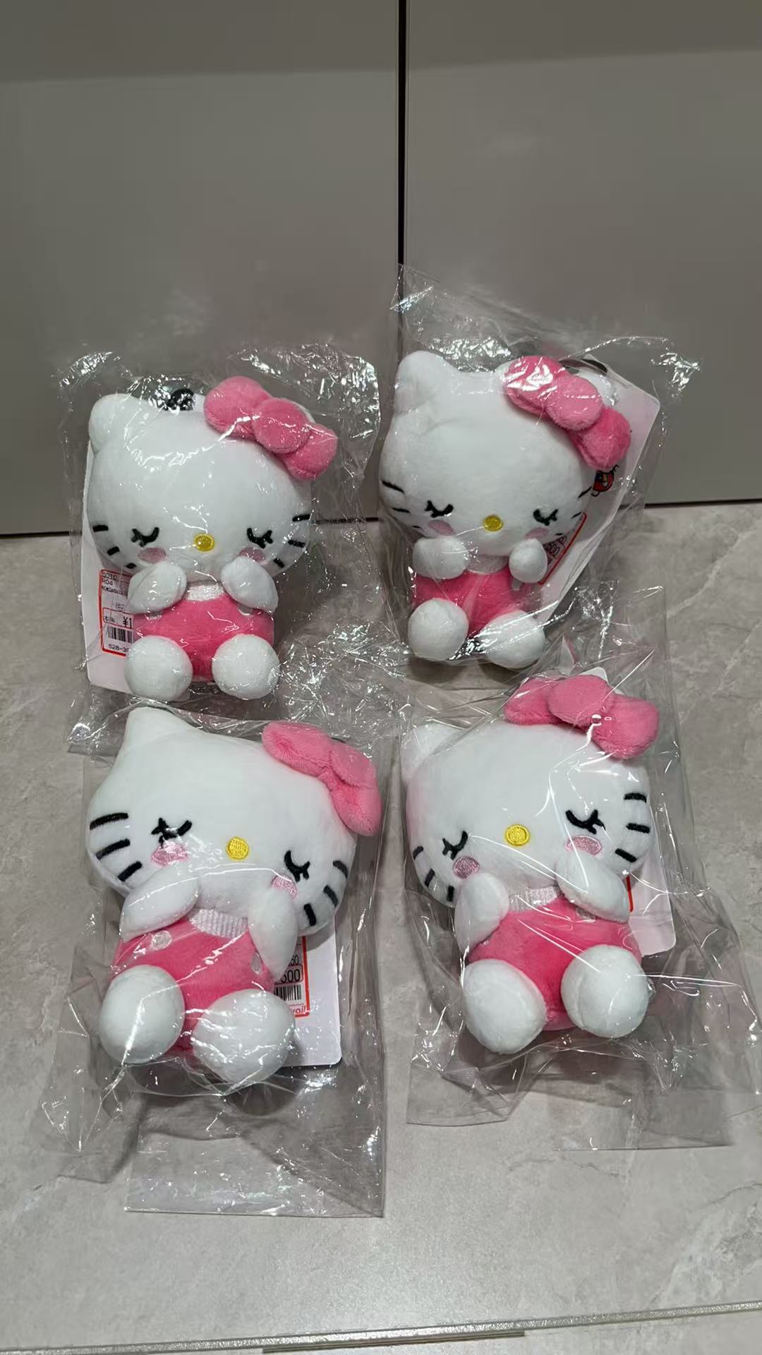 【正版】日版hellokitty坐姿捂脸kt50周年限定挂件NIC