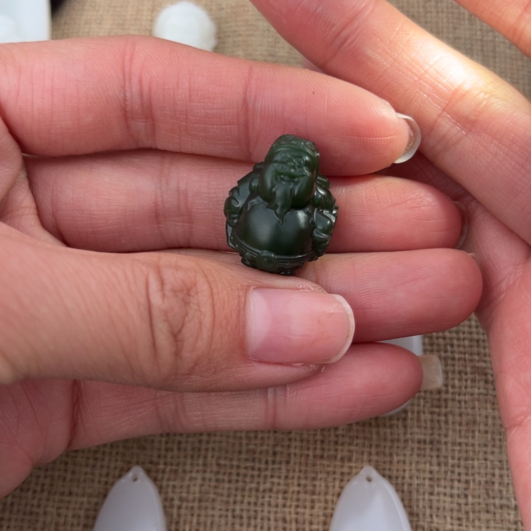 和田玉（碧玉）颈饰未镶嵌