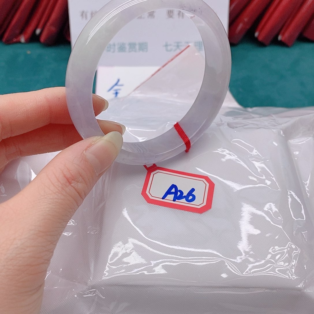 翡翠手镯未镶嵌J***yA2666666666