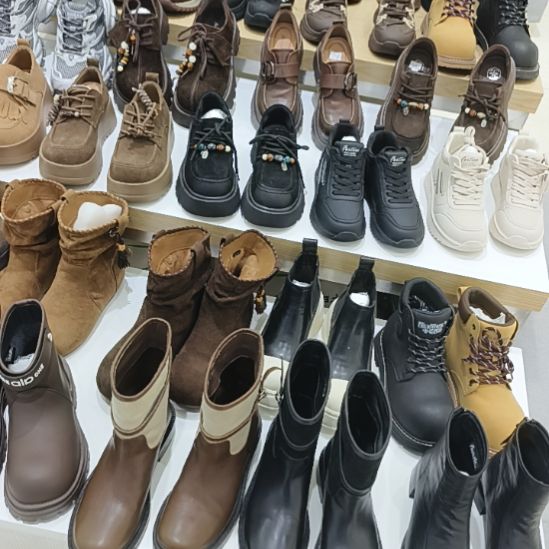 织物牛皮（革）飞鸵新款福利捡漏女鞋 阿拉善和硕特路店