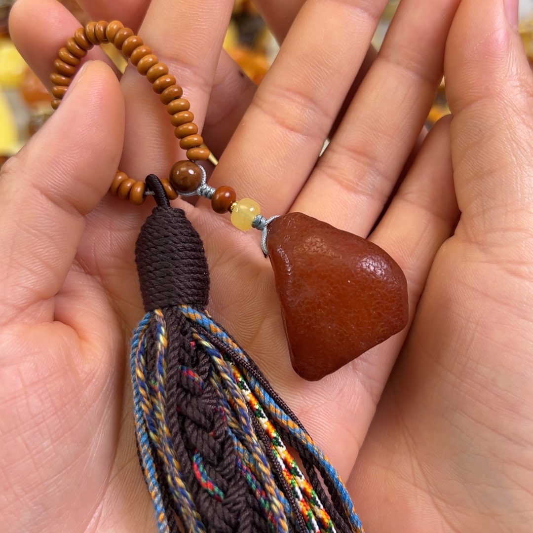 蜜蜡裸石未镶嵌蜜蜡