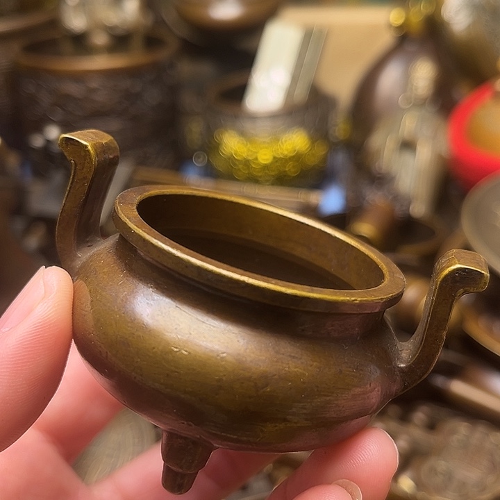 精美铜器批发档口