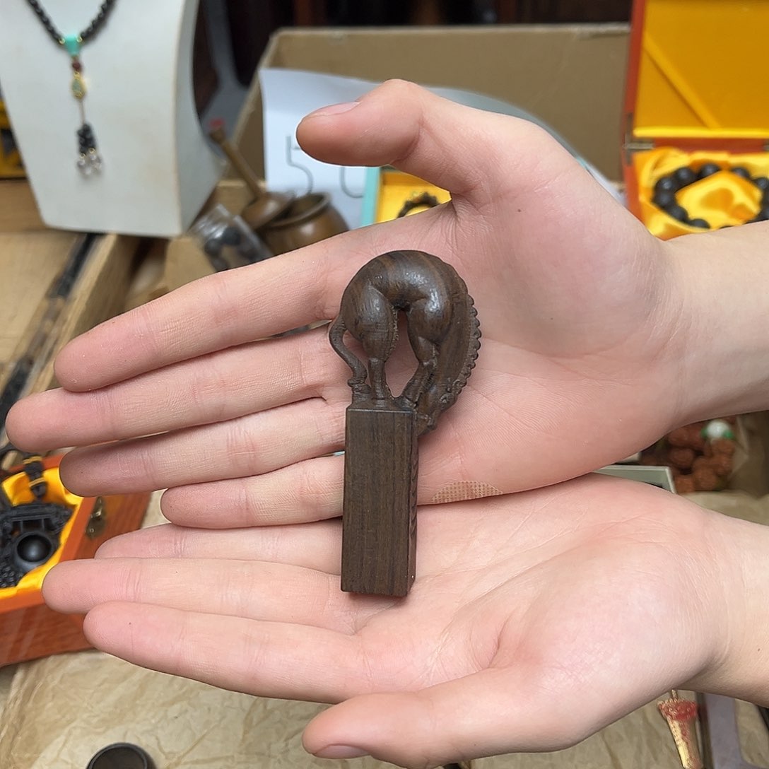 大叶紫檀（黑酸枝木类）