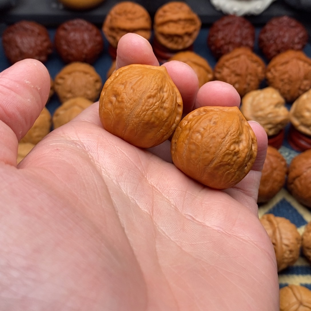 文玩核桃把件水*血精品小手捻