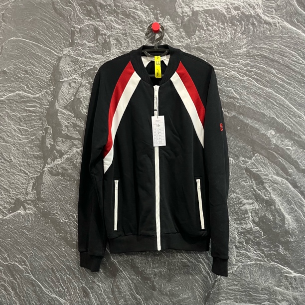 纪梵希红色胶条连帽外套/52码/99新/01088