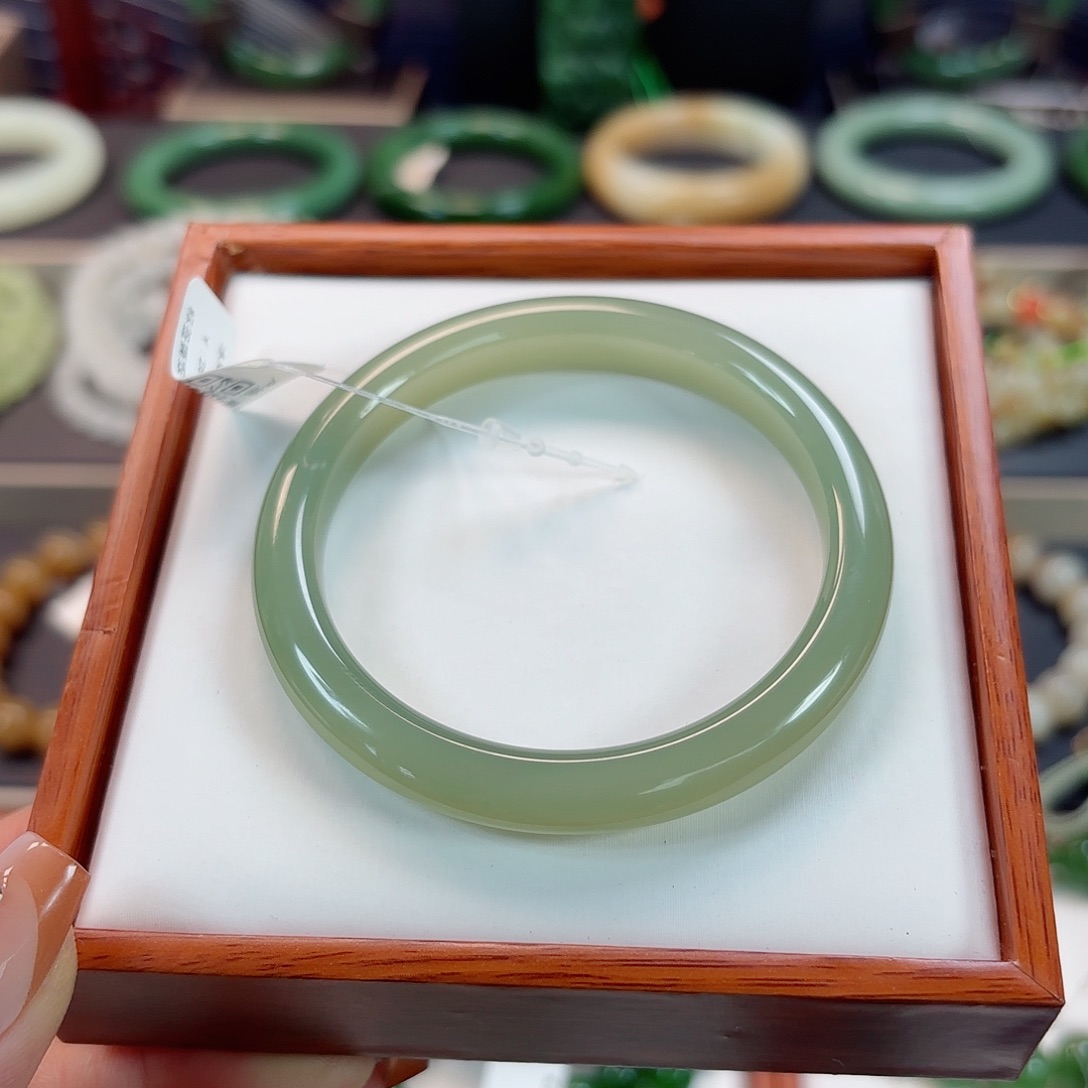 和田玉未镶嵌手镯55