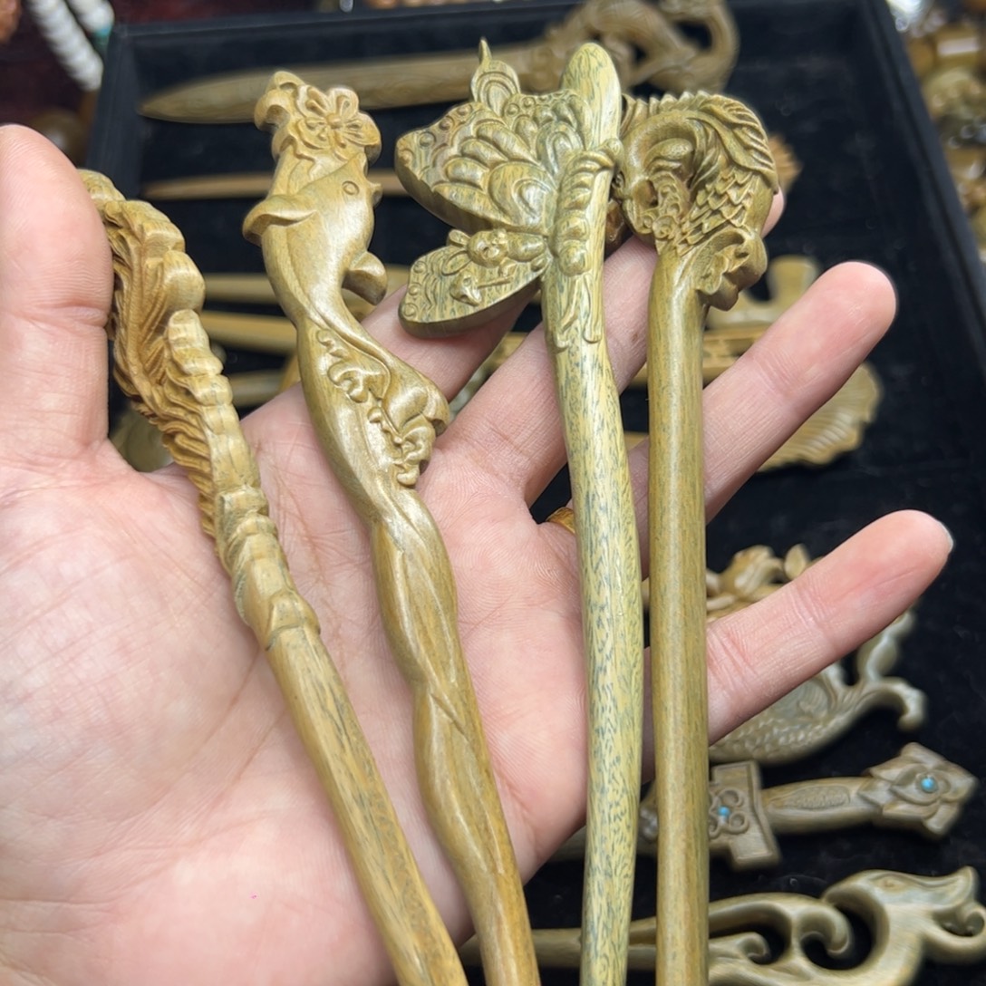 金***樂维腊木（绿檀）无事牌