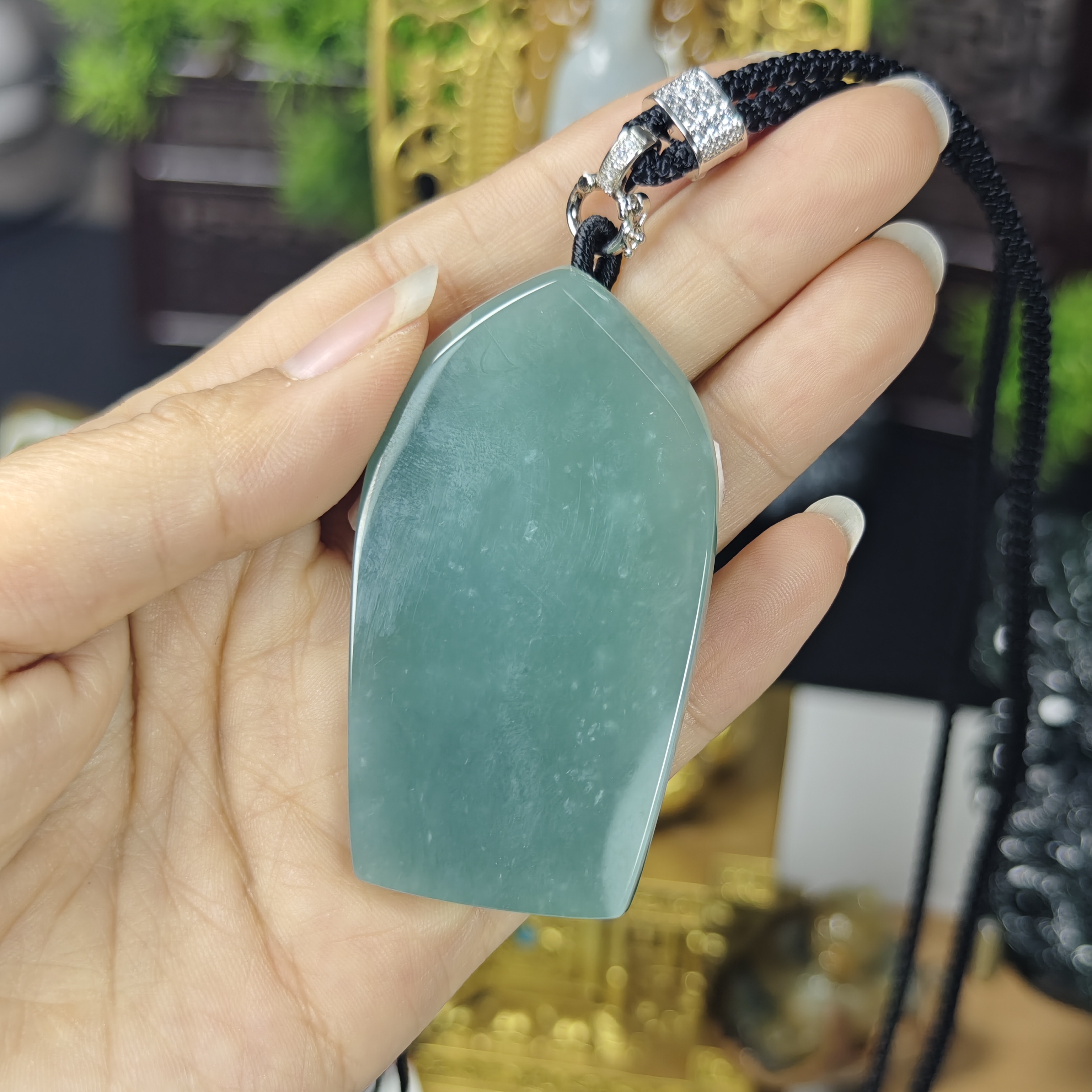 天然A货翡翠冰种无事牌吊坠，尺寸61.1*33.9*5.6m