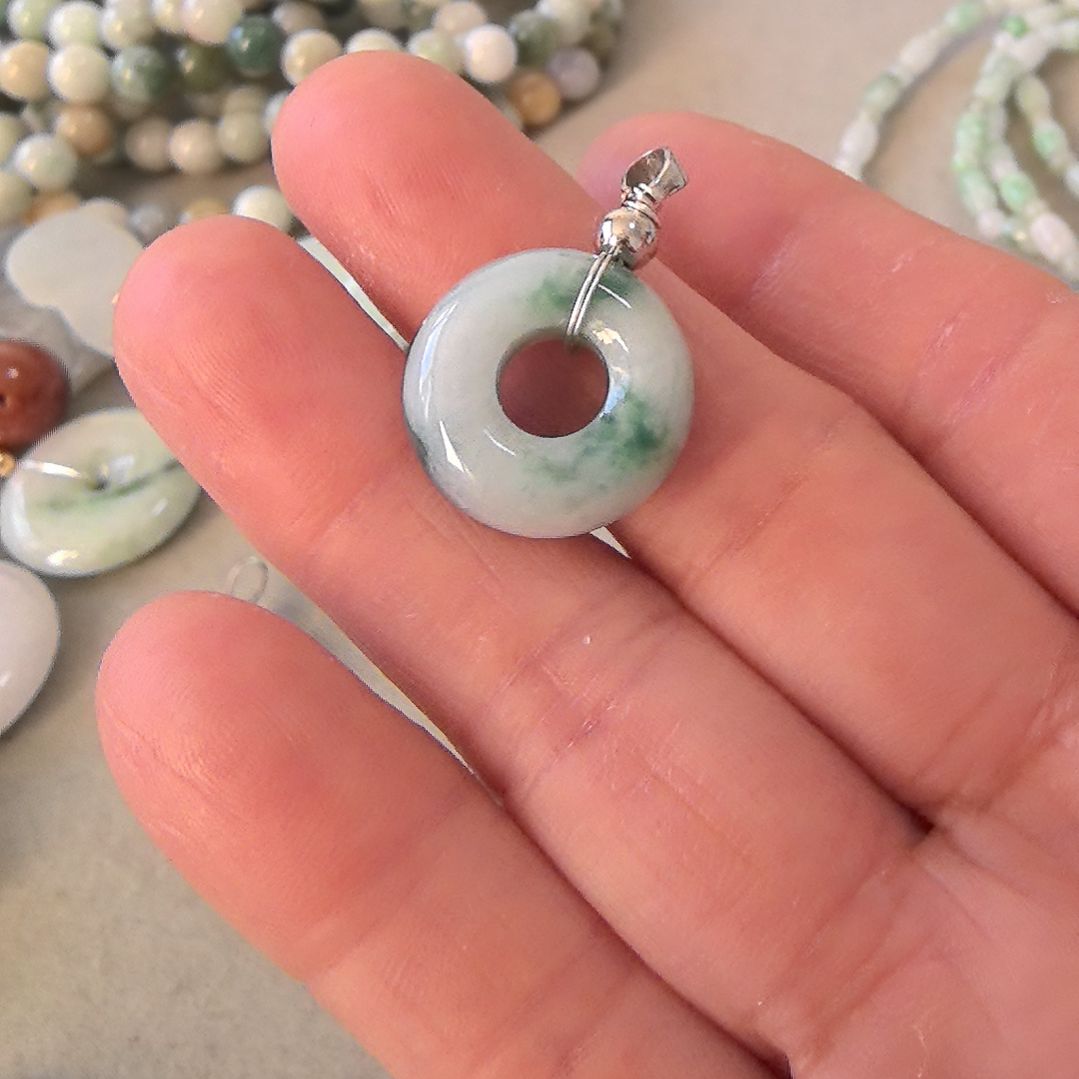 翡翠颈饰未镶嵌甜甜圈