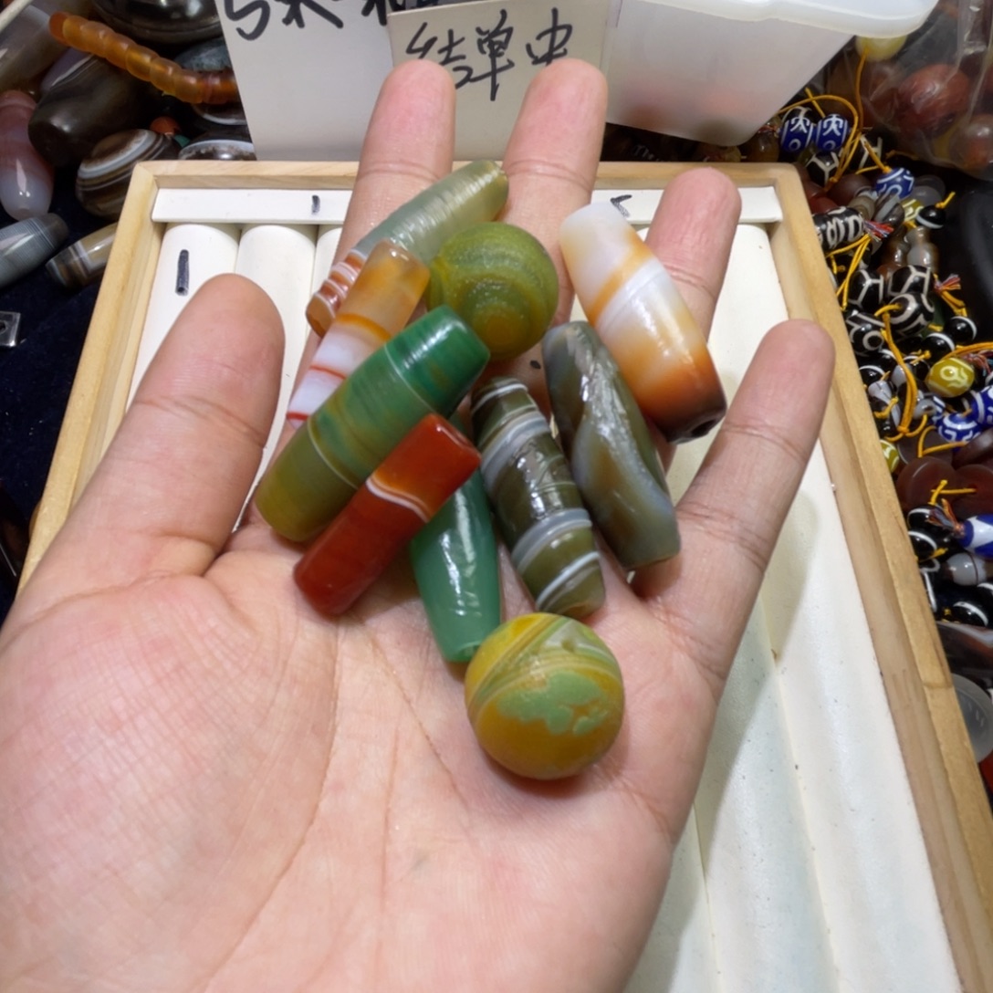 M***轻玛瑙/玉髓未镶嵌珠宝半成品