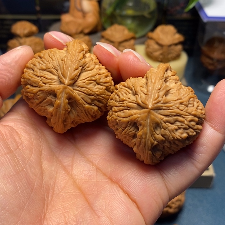 【闪购商品】把件文玩核桃南疆石