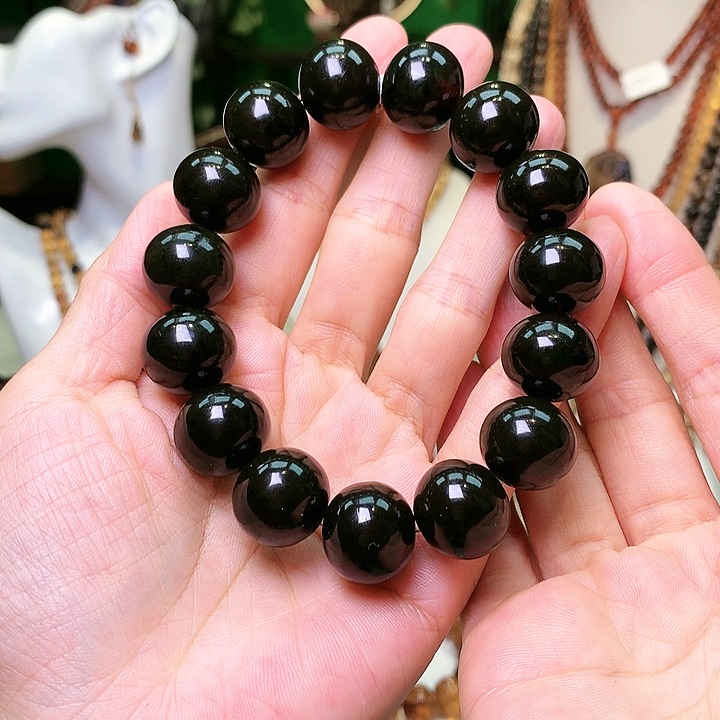 琥珀裸石未镶嵌音*抚顺琥珀