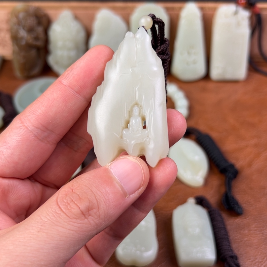 和田玉（青白玉）未镶嵌颈饰