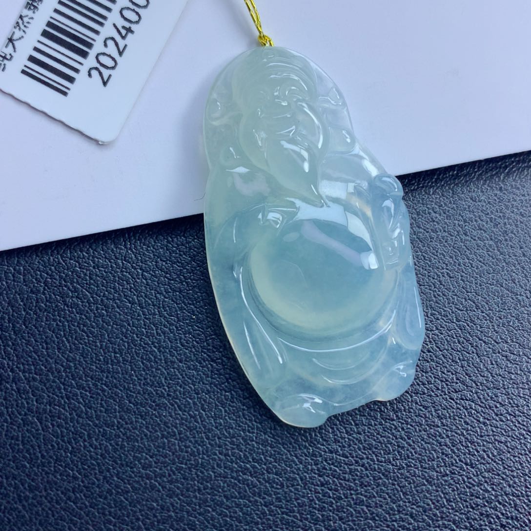 翡翠颈饰未镶嵌财神