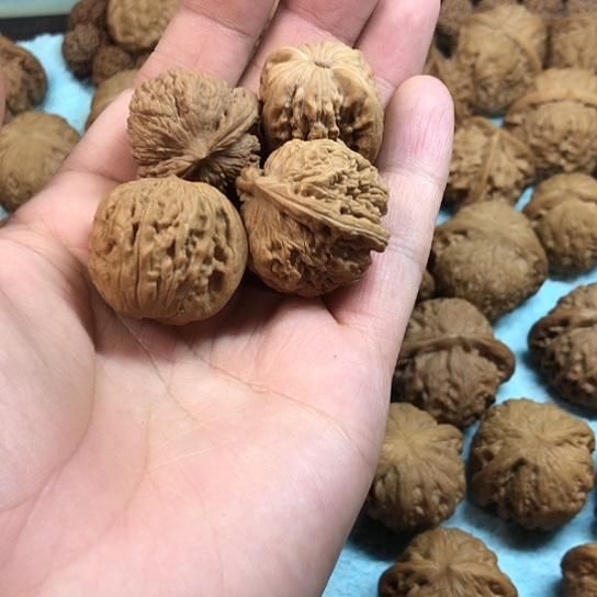 黑***力吊坠文玩核桃四座楼两队