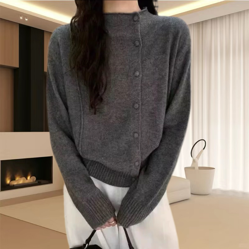 新款欧韩老钱风针织纽扣毛衣女显瘦遮肉半高领保暖打底衫百搭毛衣