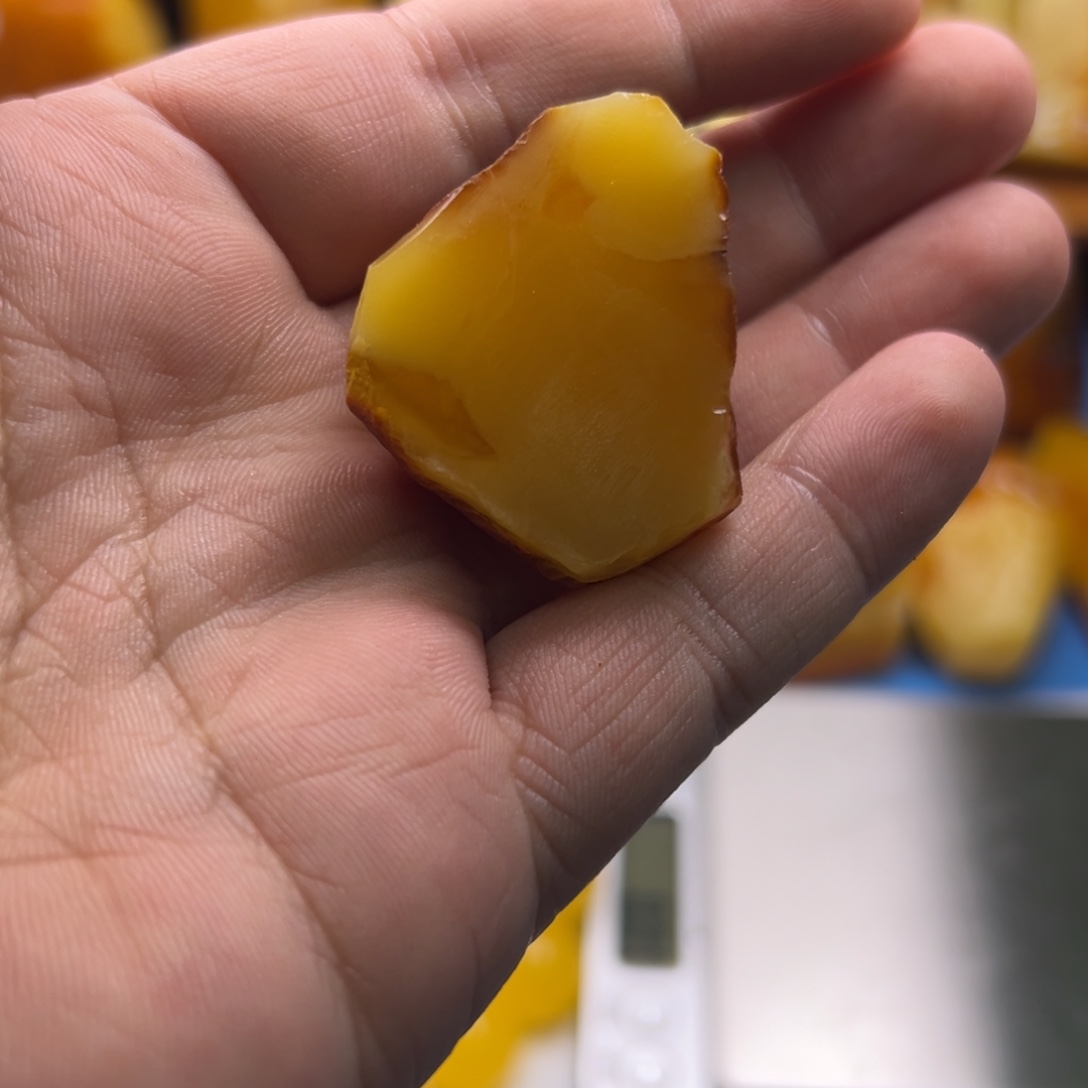 k***a定制琥珀未镶嵌琥珀蜜蜡