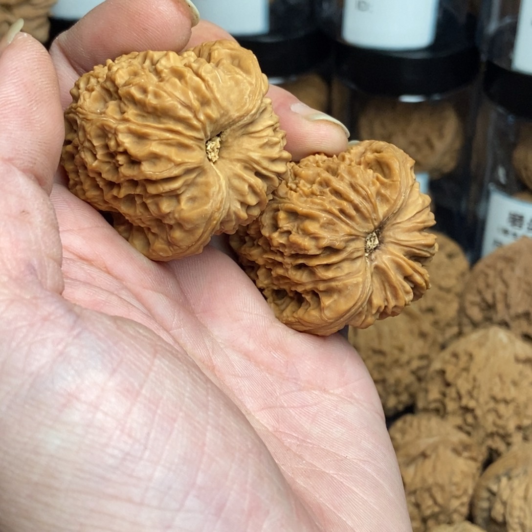 把件文玩核桃南疆石41尺全品大凹底