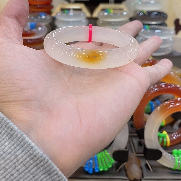 玛瑙/玉髓未镶嵌手镯1