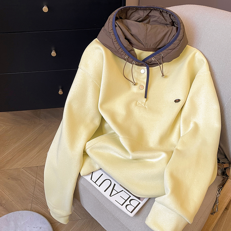 小C家 撞色连帽拼接加绒卫衣女2025冬季新款时尚纽扣抽绳帽衫上衣