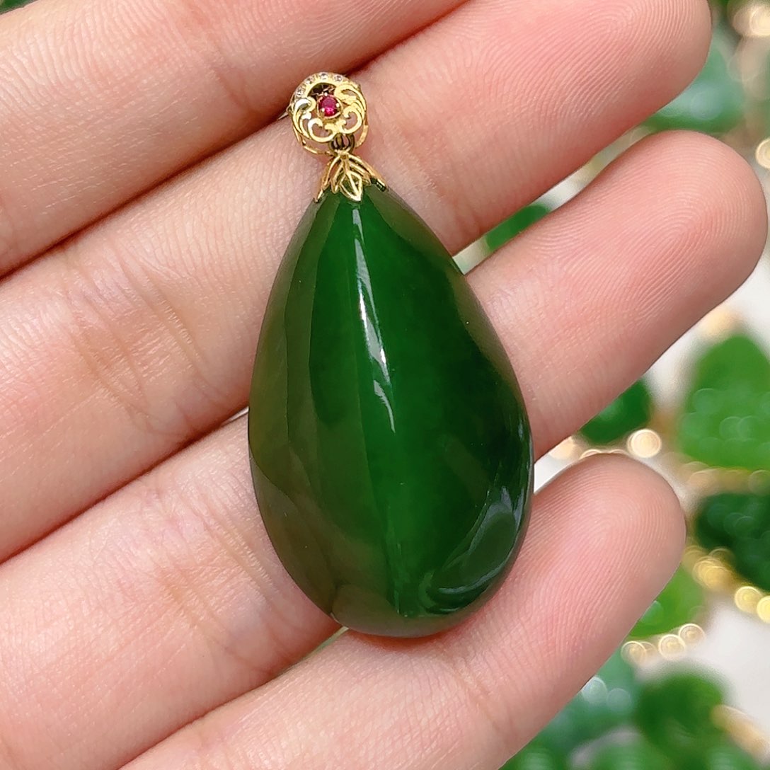 和田玉（碧玉）颈饰18K金镶嵌