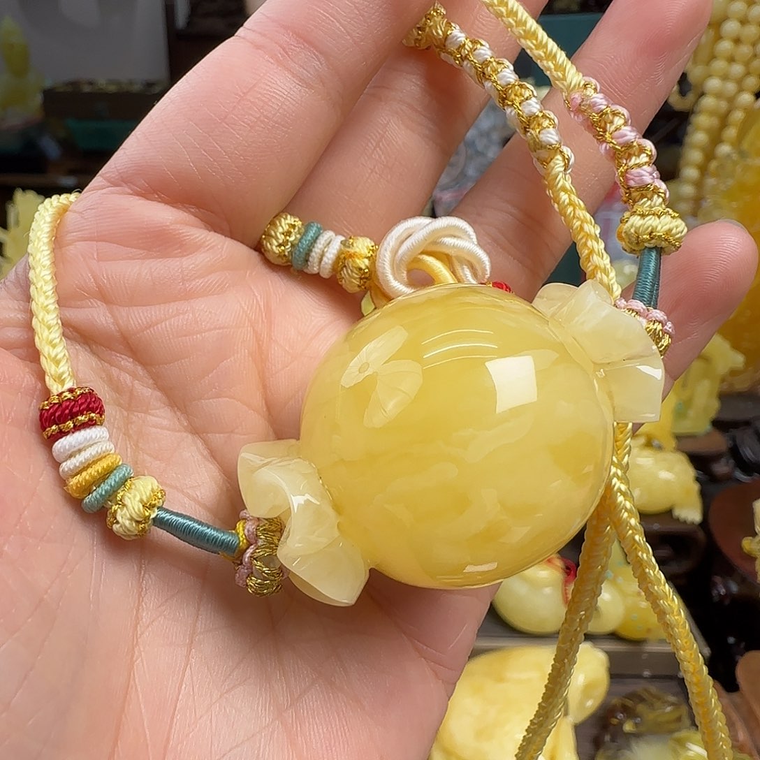 蜜蜡未镶嵌珠宝奇石