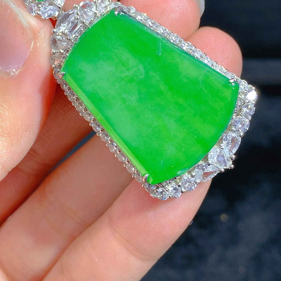 翡翠颈饰银S925镶嵌吊坠