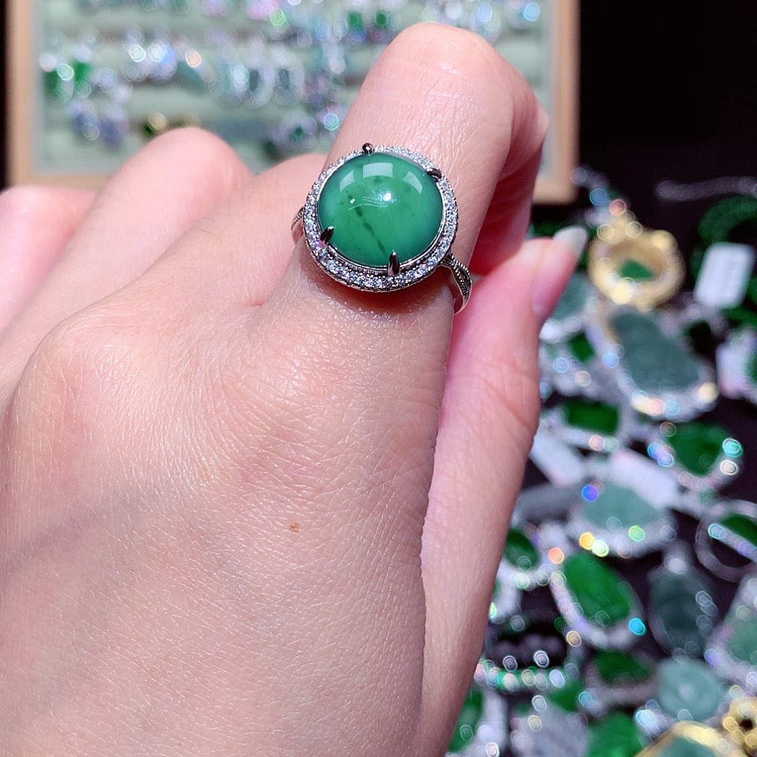 【闪购商品】翡翠吊坠(不含链)未镶嵌