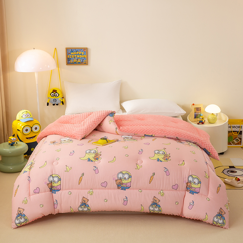  清！！正版小黄人 豆豆绒冬被单人加大180*220  六斤（心念粉）