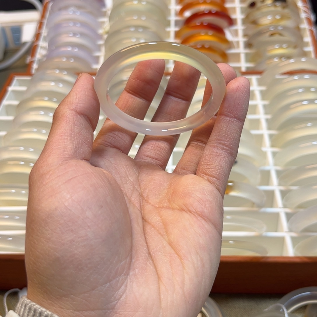 玛瑙/玉髓未镶嵌手镯