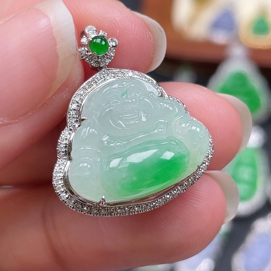 翡翠18K金镶嵌颈饰绿飘花佛公