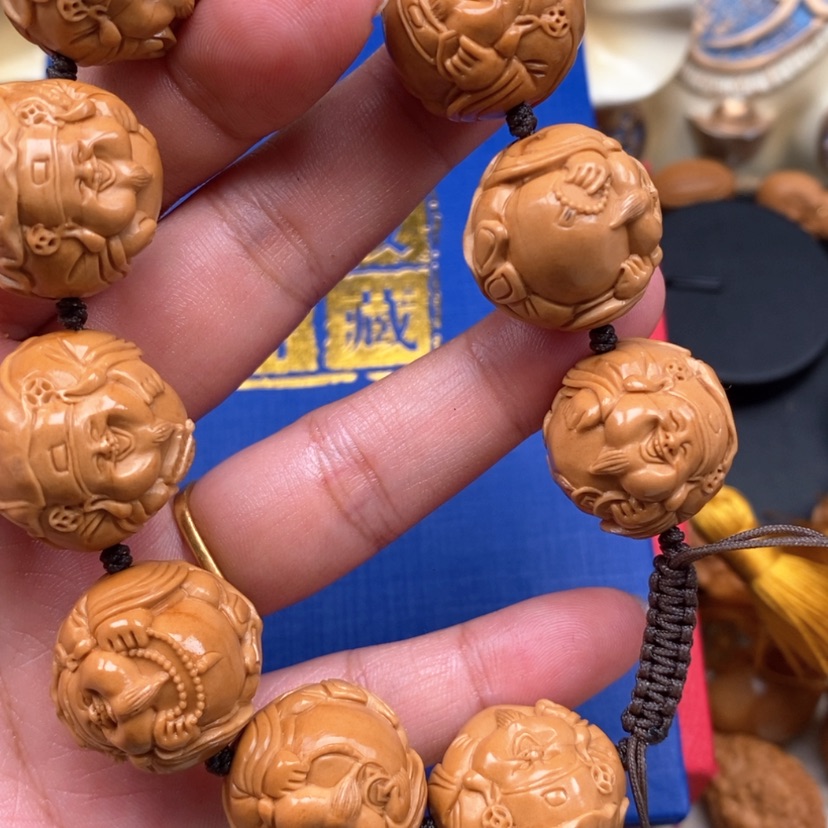 【闪购商品】橄榄核手串王橄榄手工雕刻工艺