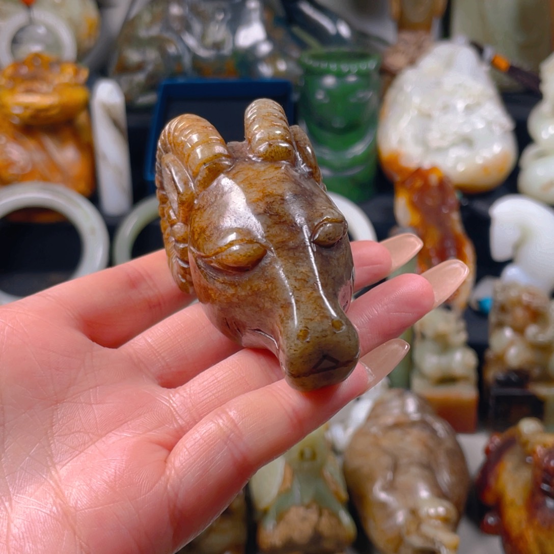 和田玉挂件未镶嵌育**记