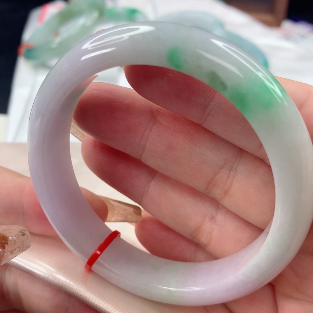 翡翠手镯未镶嵌56圈口